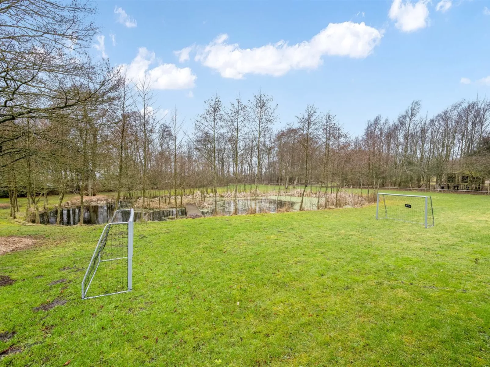 "Blaguna" - 9km to the fjord - Outside