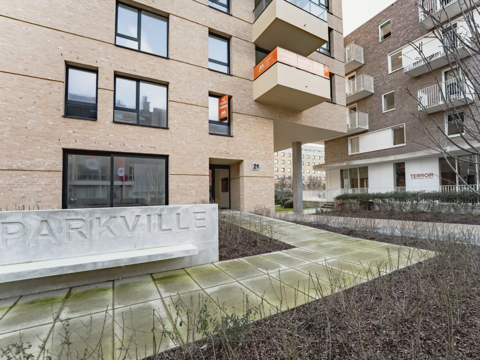 Parkville with parking & terrace - Dehors
