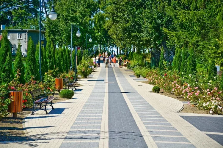 Domy wakacyjne z basenem blisko morza Rewal - Zones été à 1 km