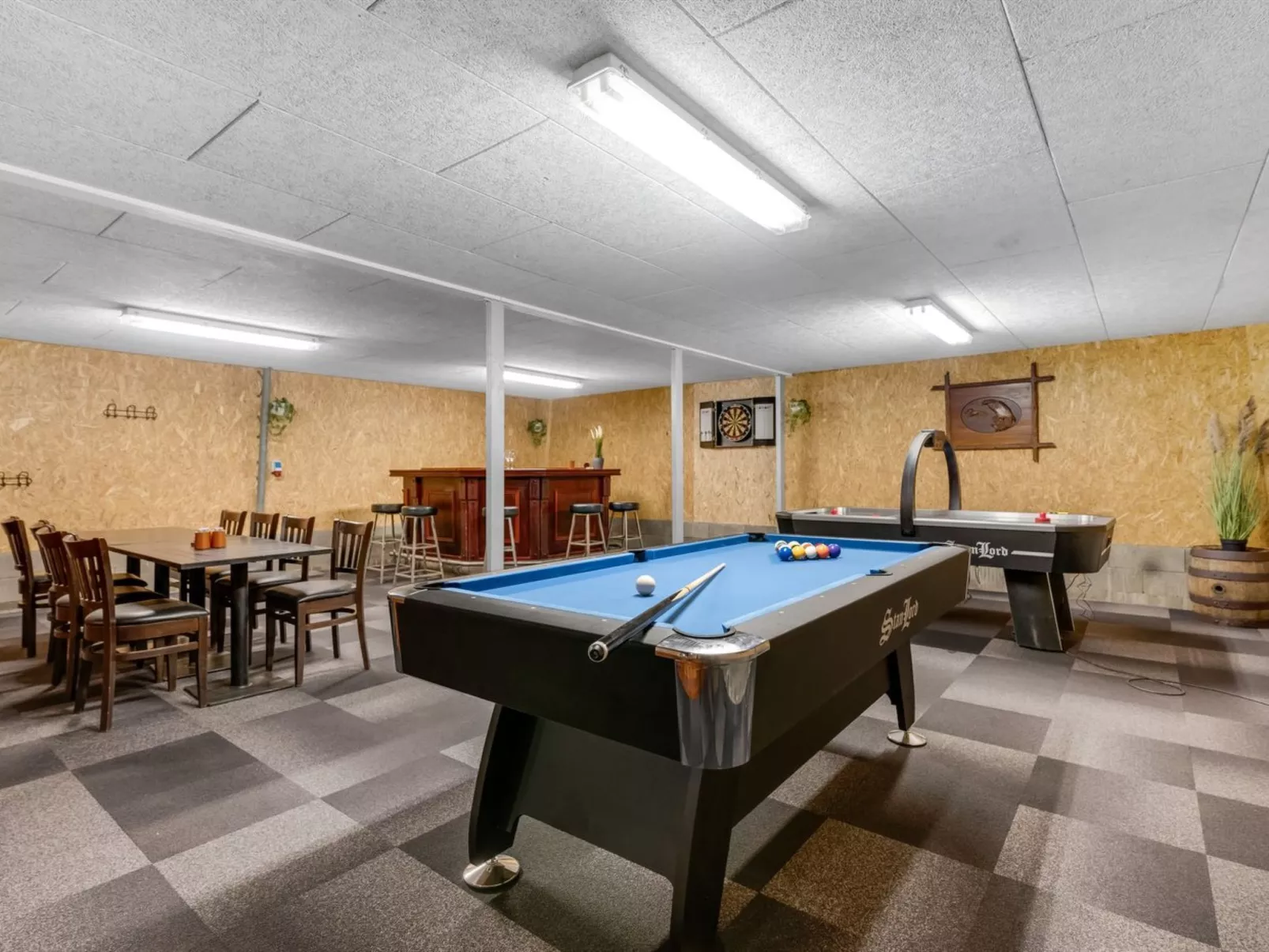 "Blaguna" - 9km to the fjord - Inside