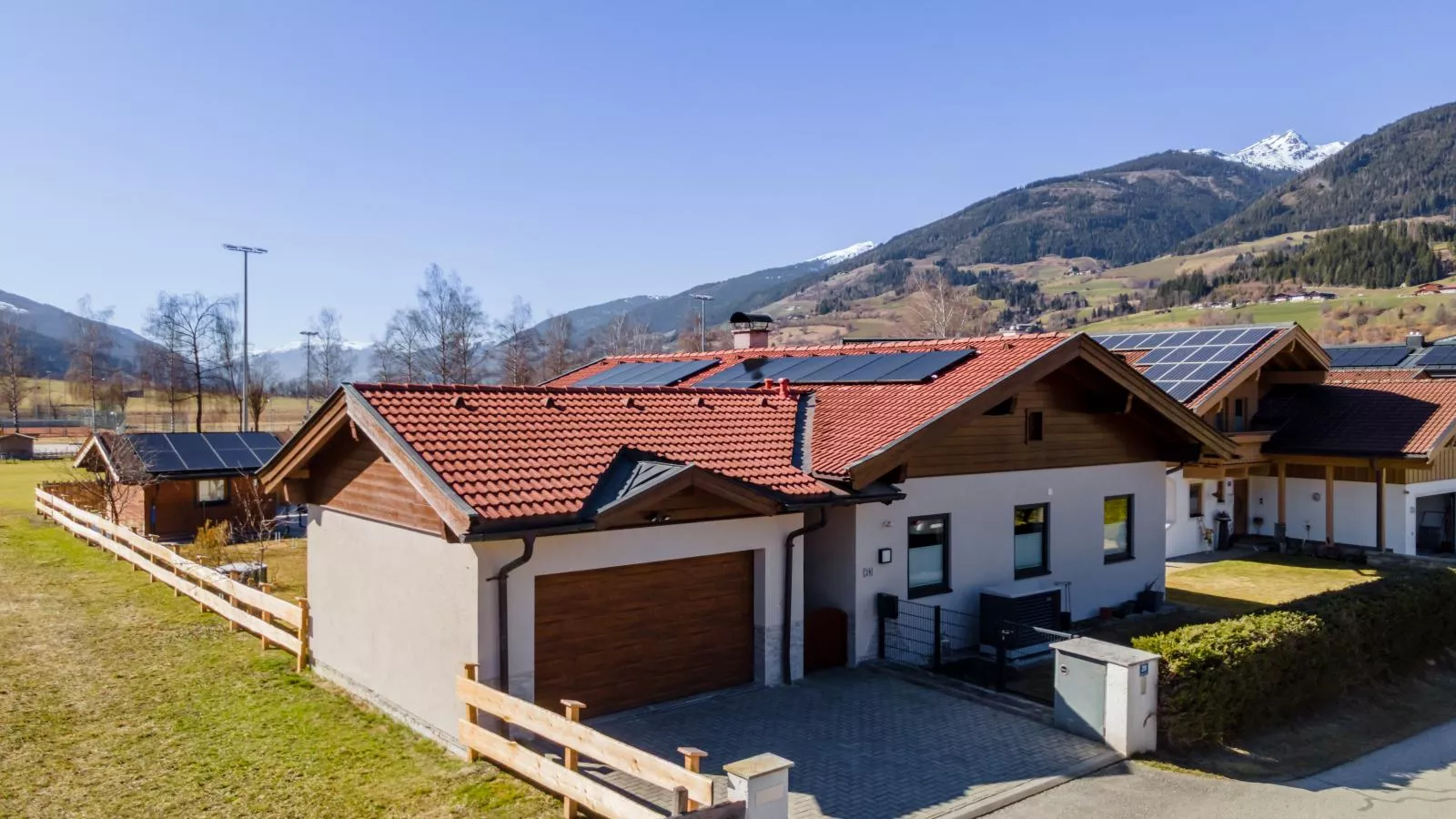 Bruggerheim - Exterior in summer