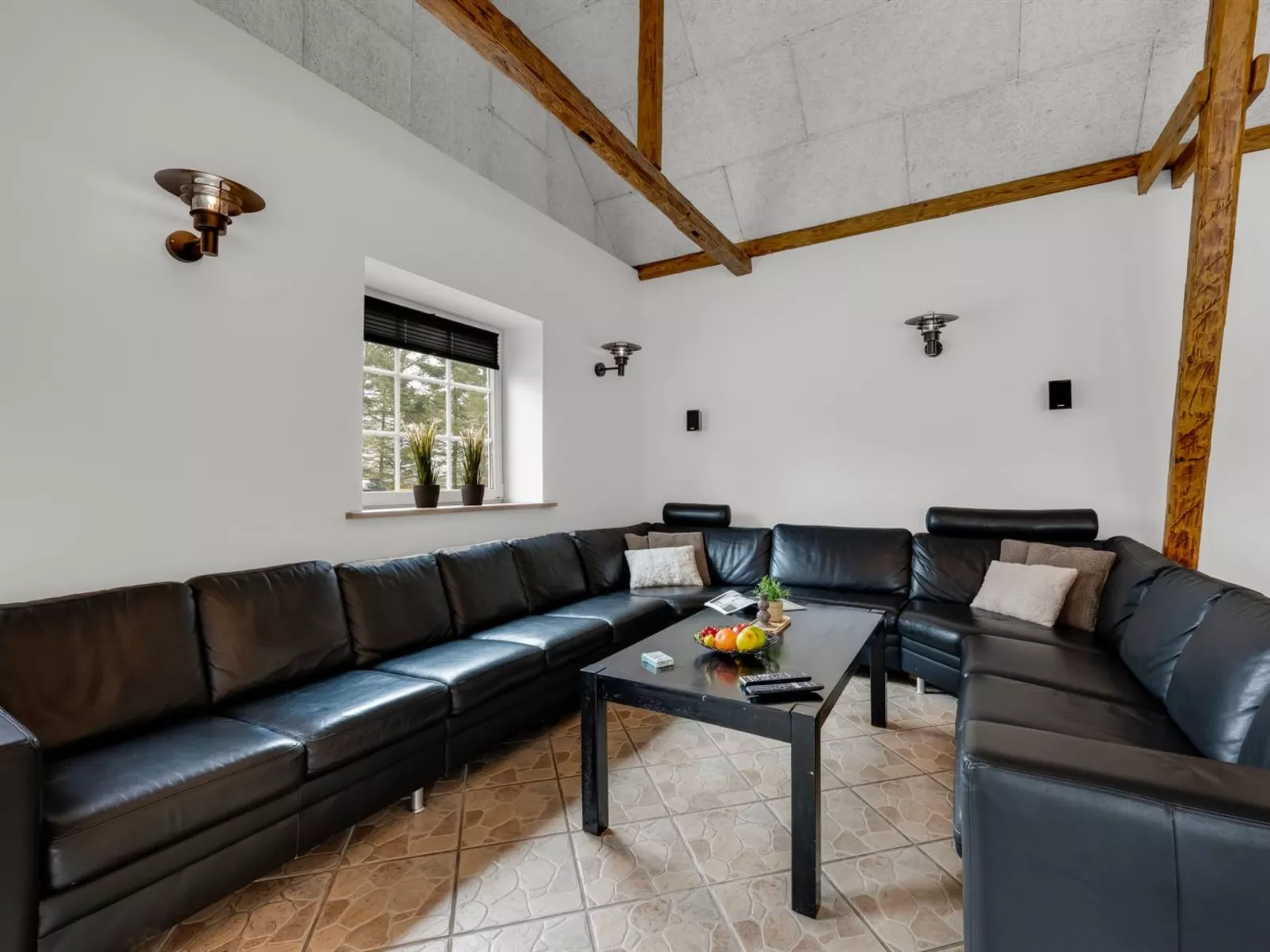 "Blaguna" - 9km to the fjord - Inside