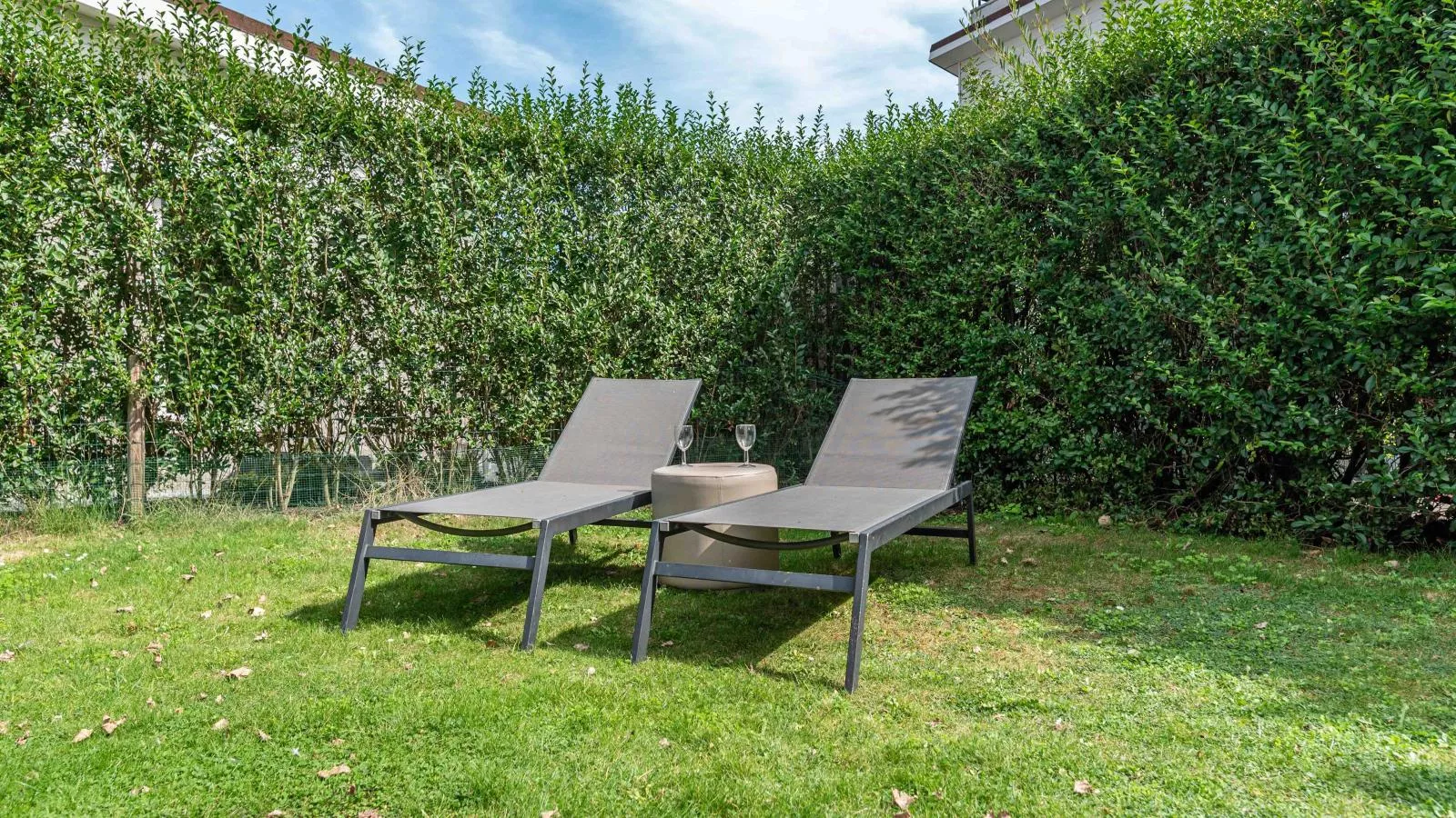 Zeeuwse Wellness Lodge - Gardens in summer