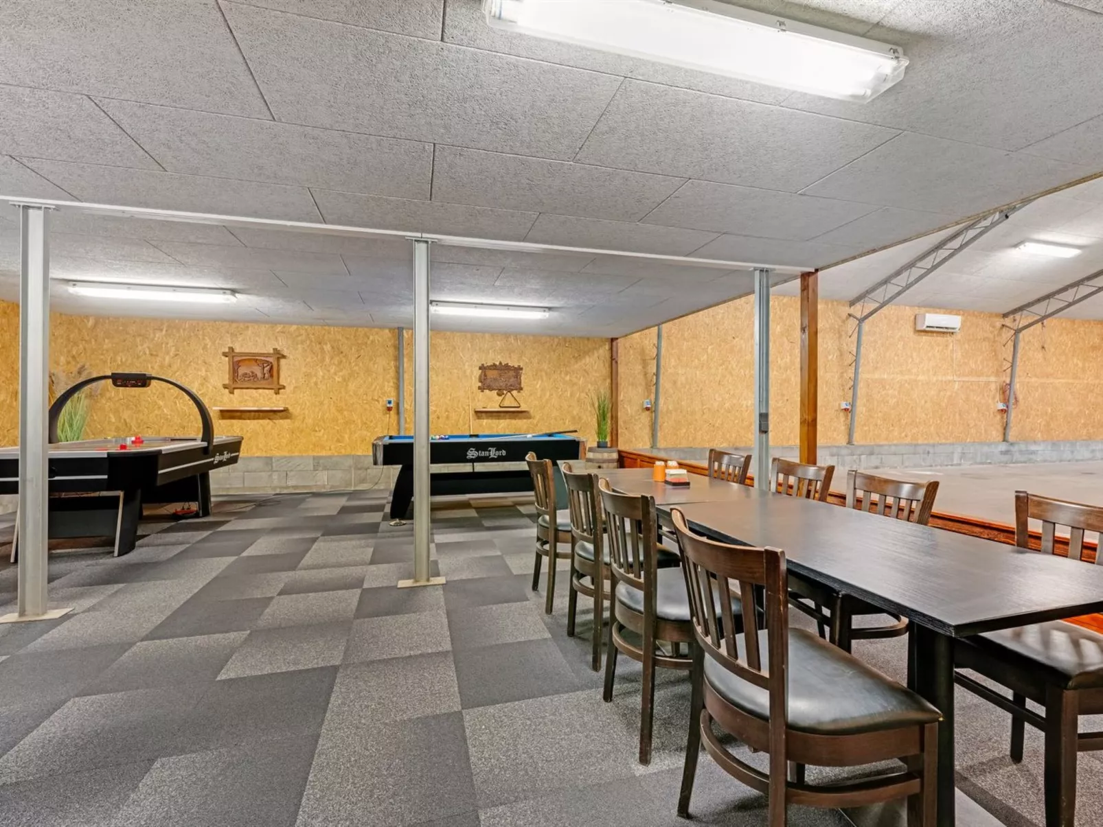 "Blaguna" - 9km to the fjord - Inside