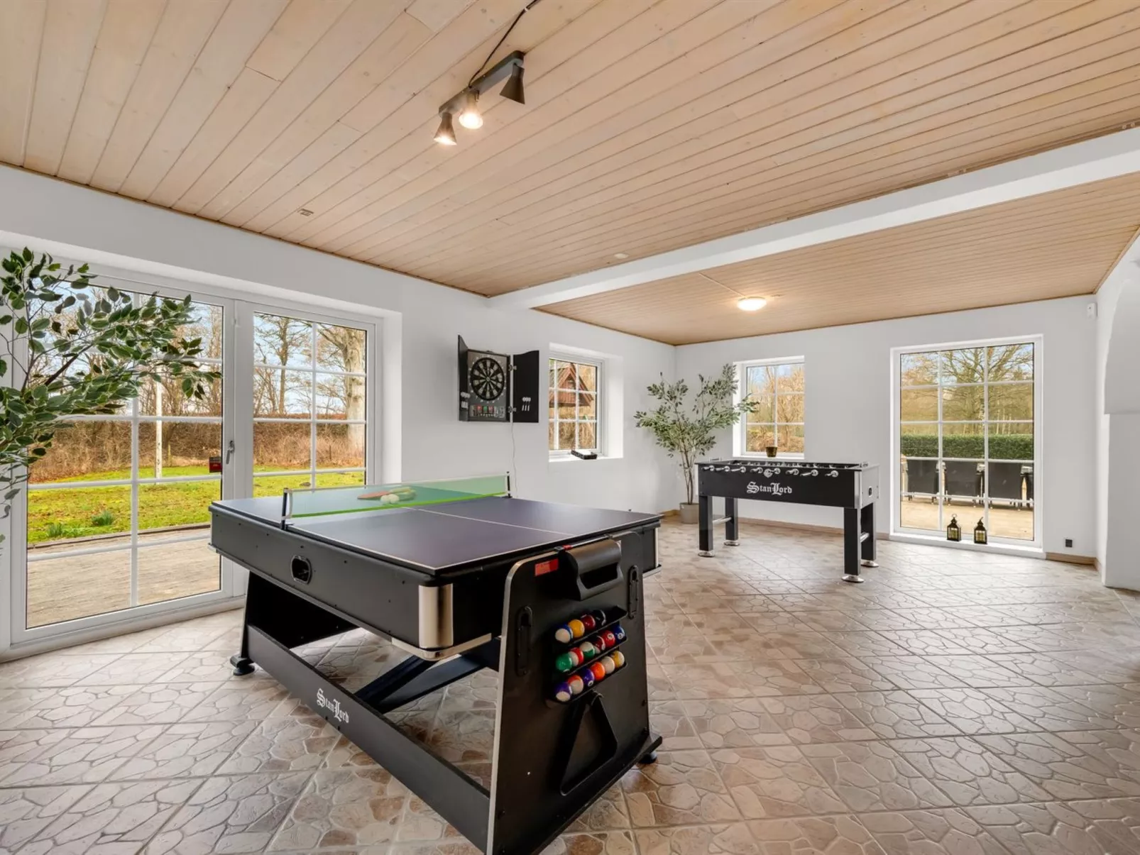 "Blaguna" - 9km to the fjord - Inside