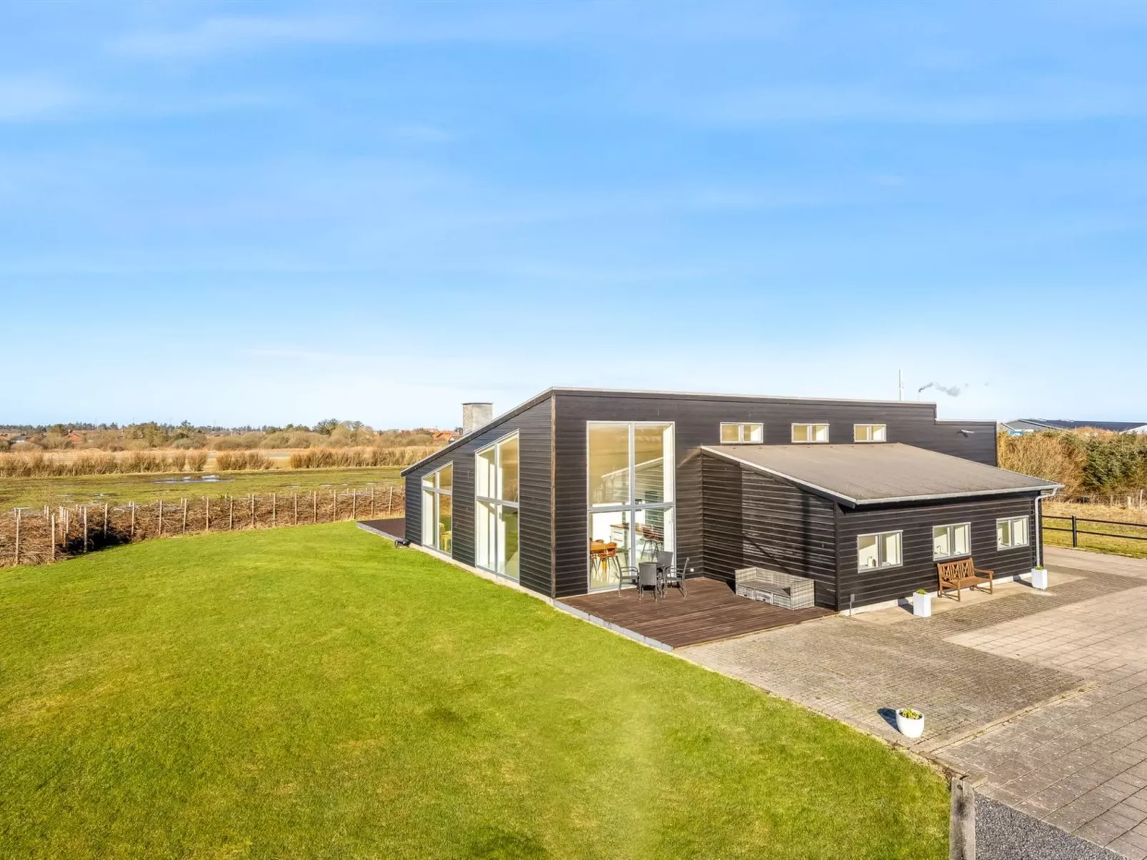 "Emelita" - 1.4km from the sea