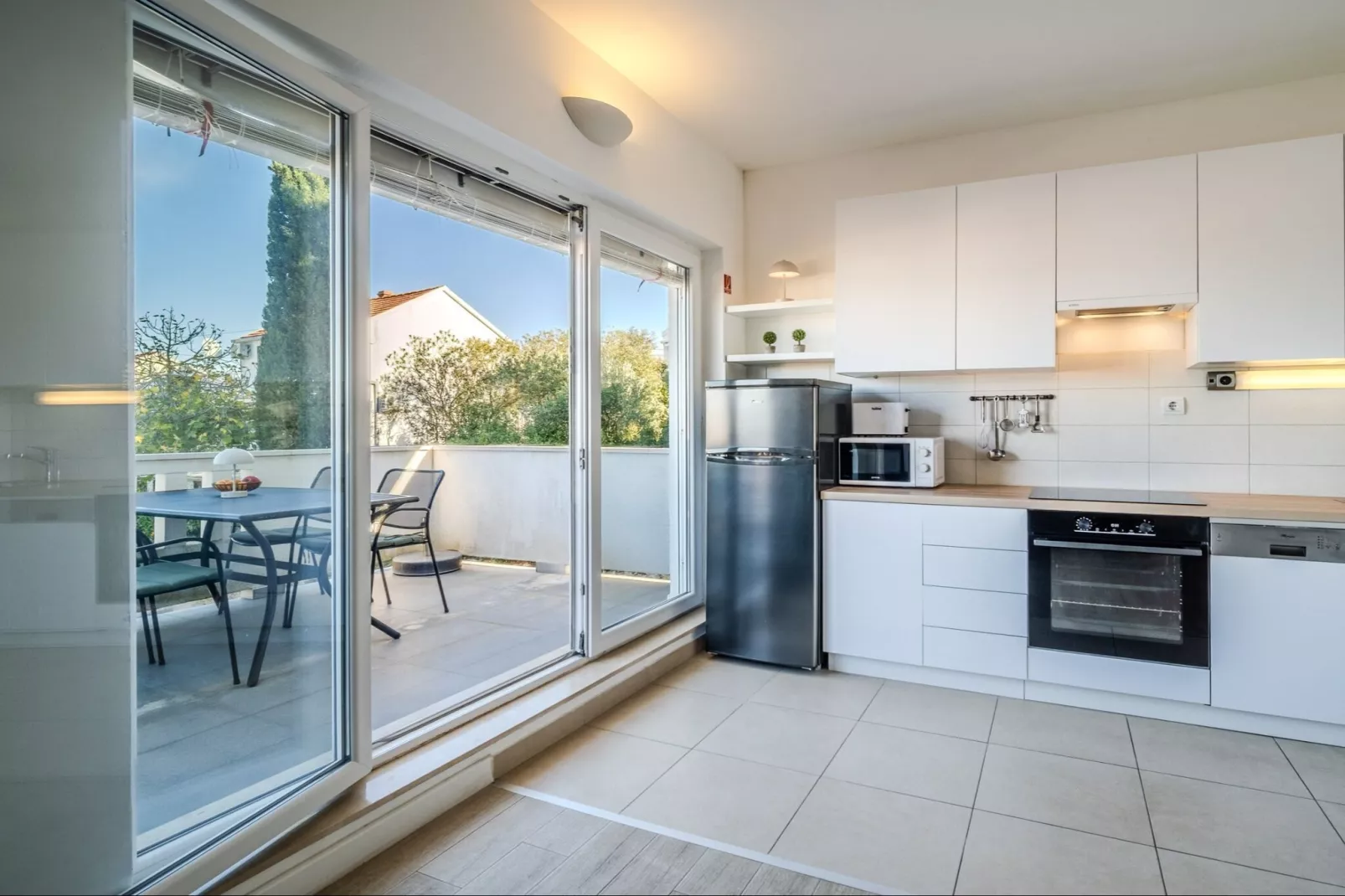 Apartments Tomy - One Bedroom Apartment with Balcony and Sea view (Apartment 1) - Kitchen