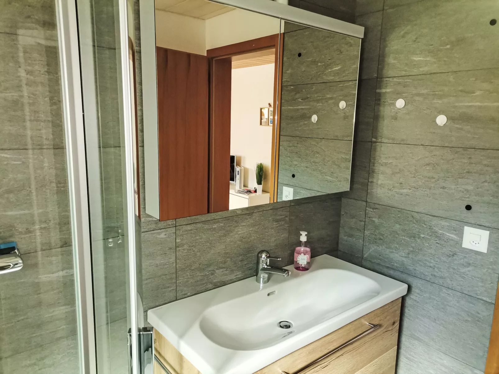 Gemütliche FeWo - Dedans