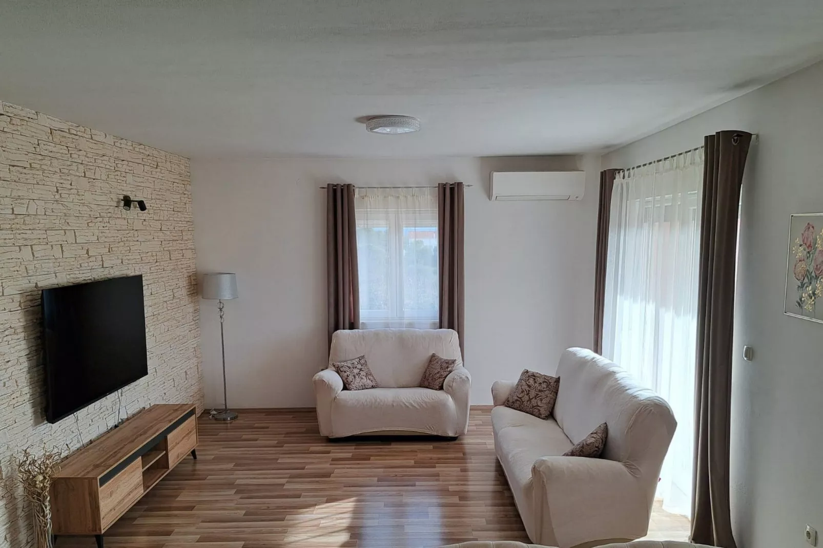 Holiday Home Gabi - Three Bedroom Holiday Home with Terrace and Swimming pool