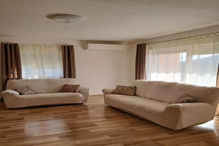 Holiday Home Gabi - Three Bedroom Holiday Home with Terrace and Swimming pool