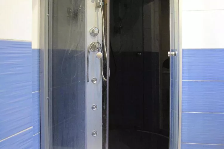Holiday home Ryn Domek-Bathroom