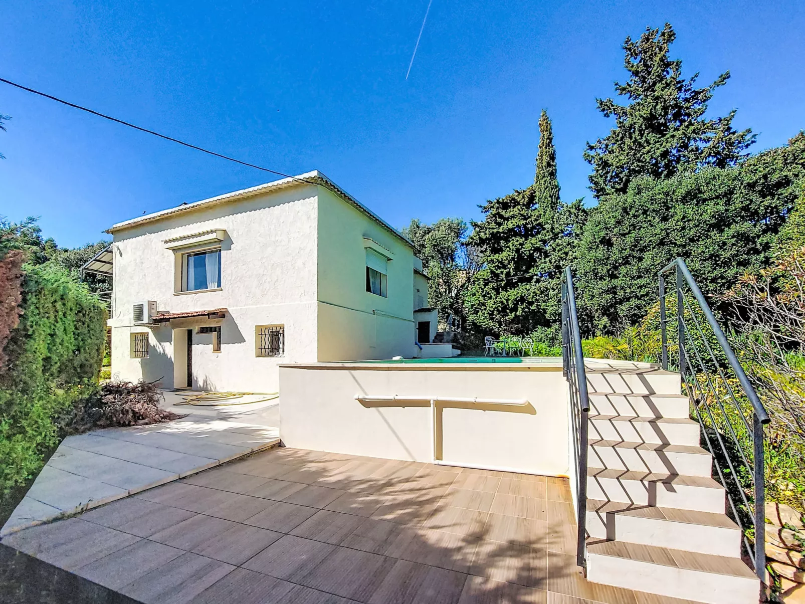 La Chilière - Outside