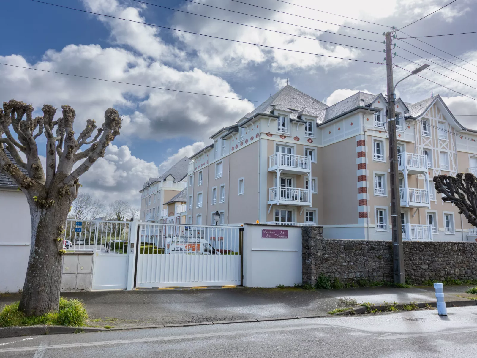 Les Orchidées - Draußen