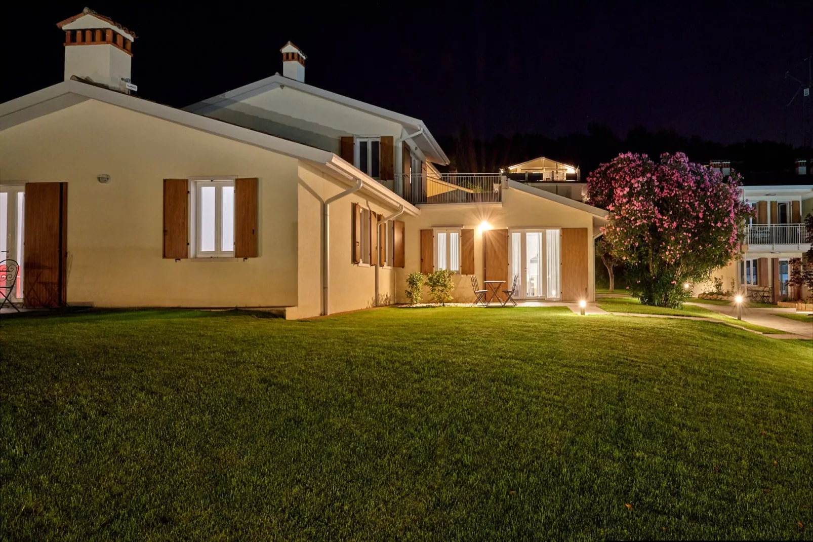 Green Park Residence - 3 Nächte - Exterior in summer