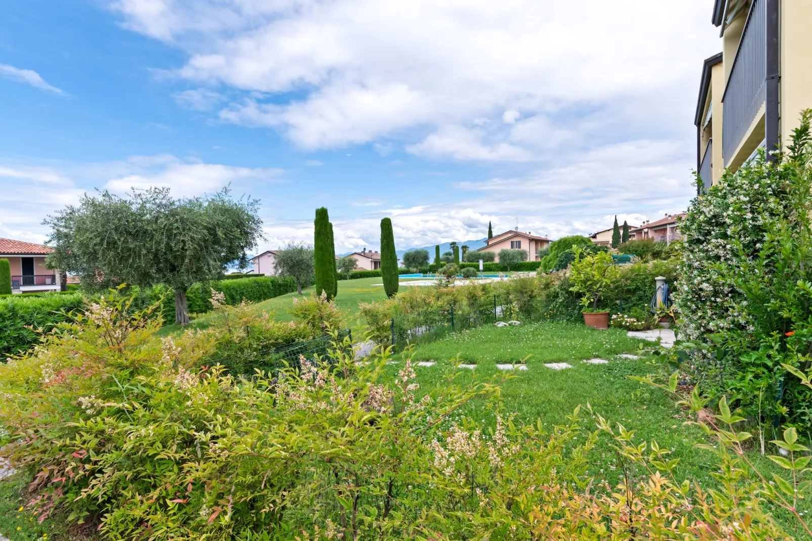 San Marco Ci Dieci - Gardens in summer