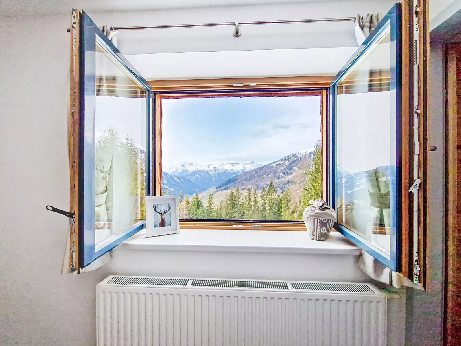 Naviser Hütte - Inside