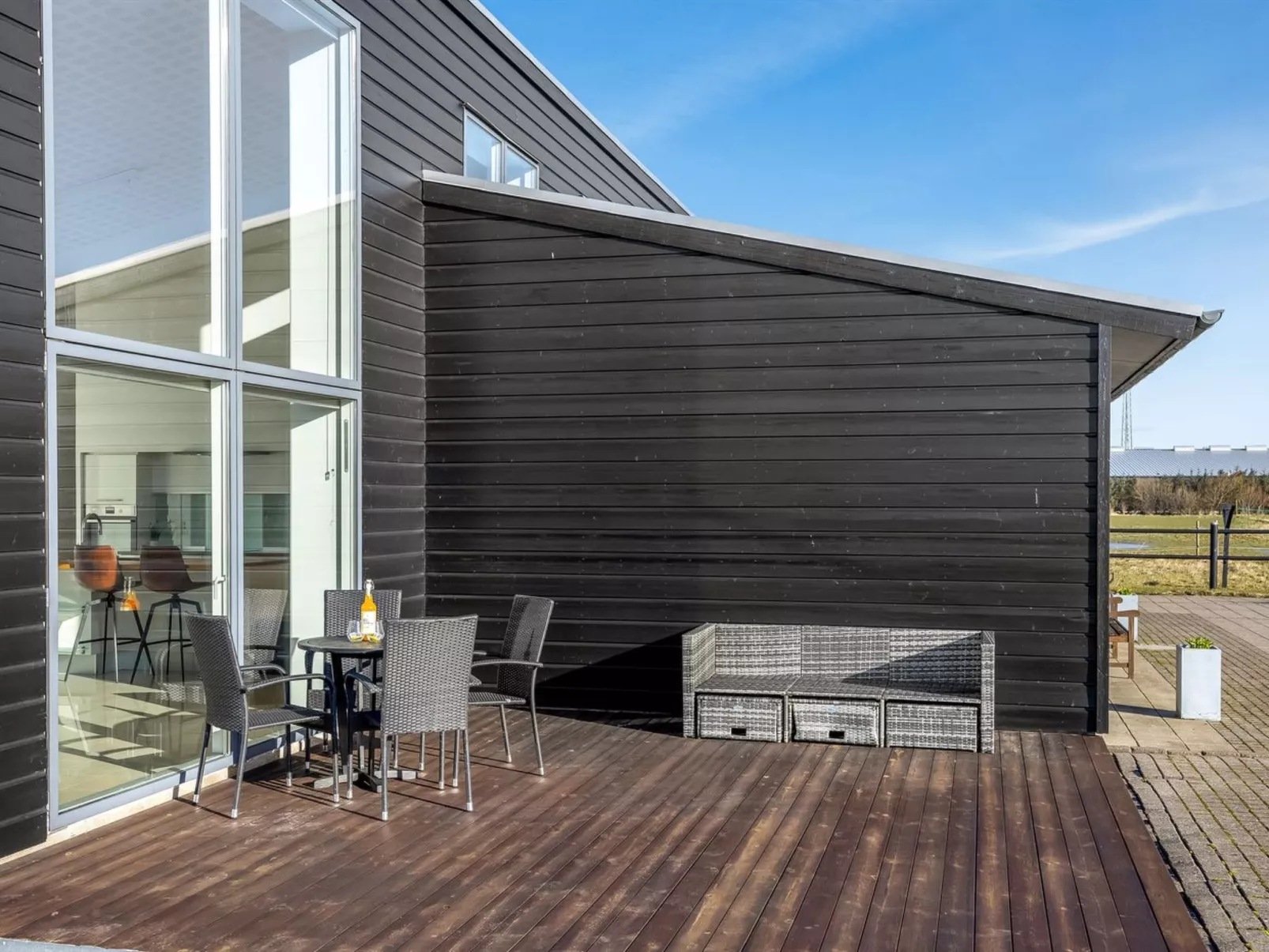 "Emelita" - 1.4km from the sea - Outside