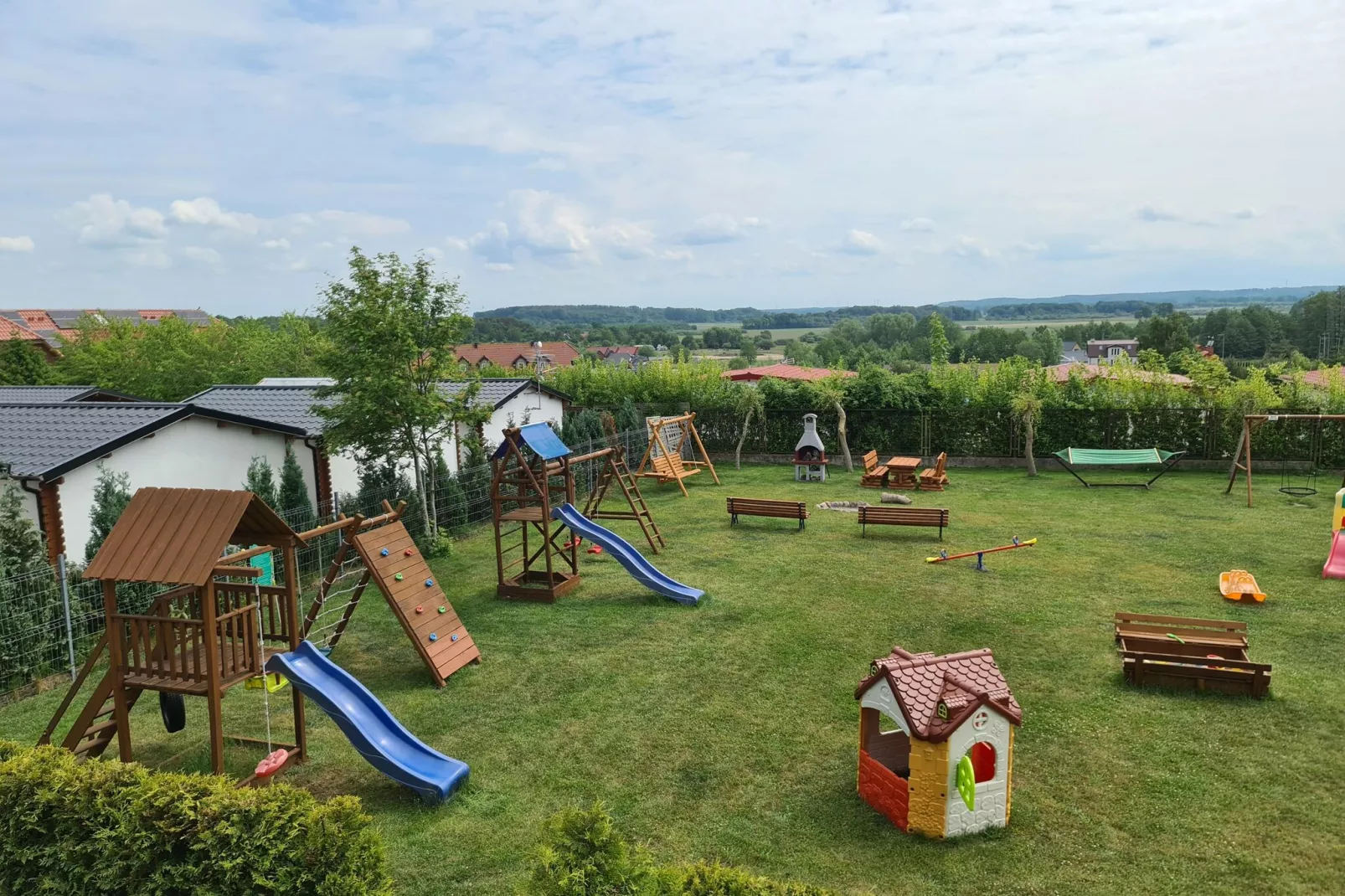 Domki piętrowe Jarosławiec-Gardens summer