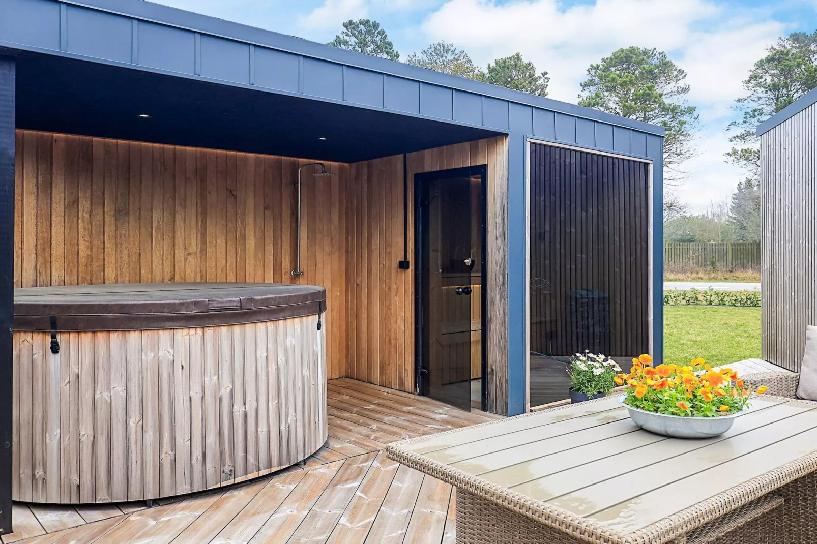 5 Sterne Ferienhaus in Væggerløse - Wellnessbereich