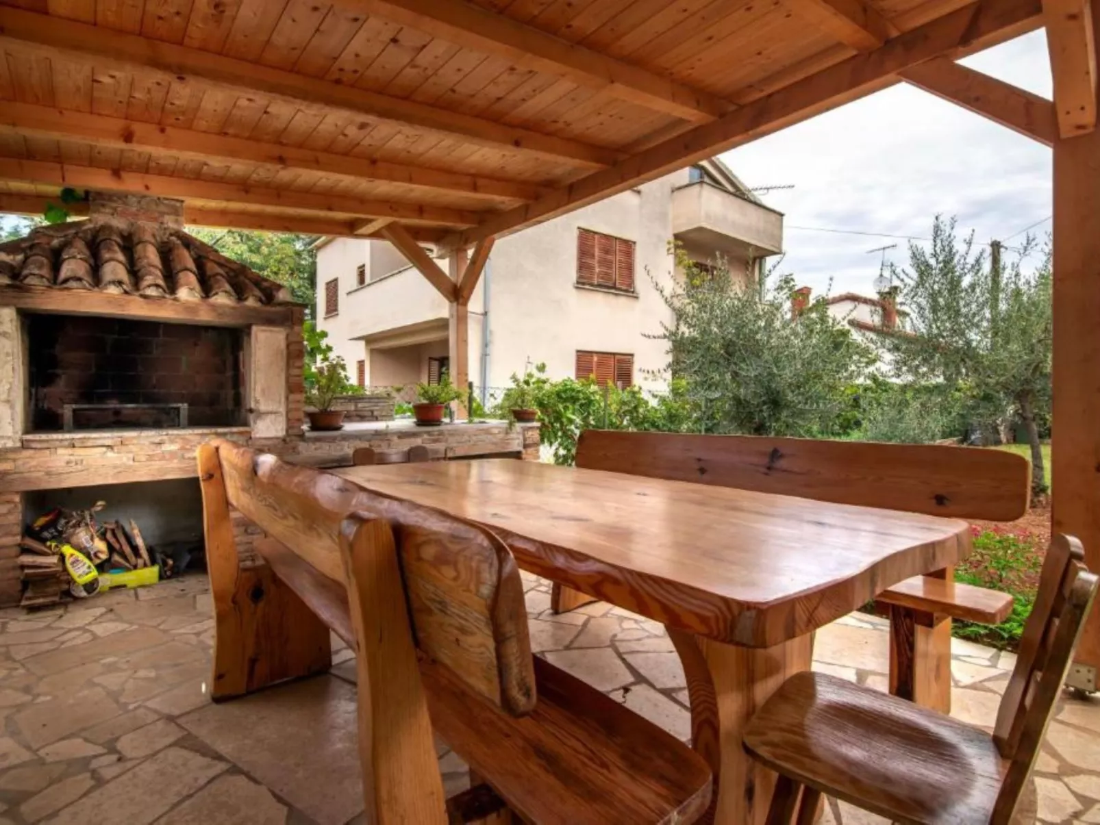 Vera Savic - Outside