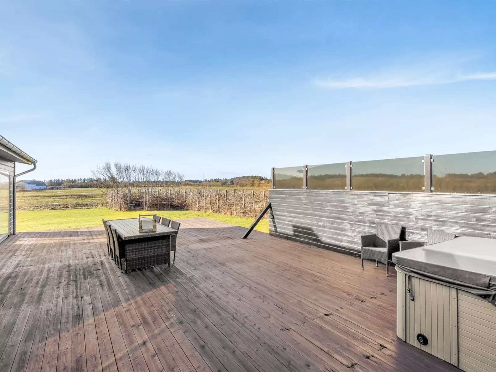 "Emelita" - 1.4km from the sea - Outside