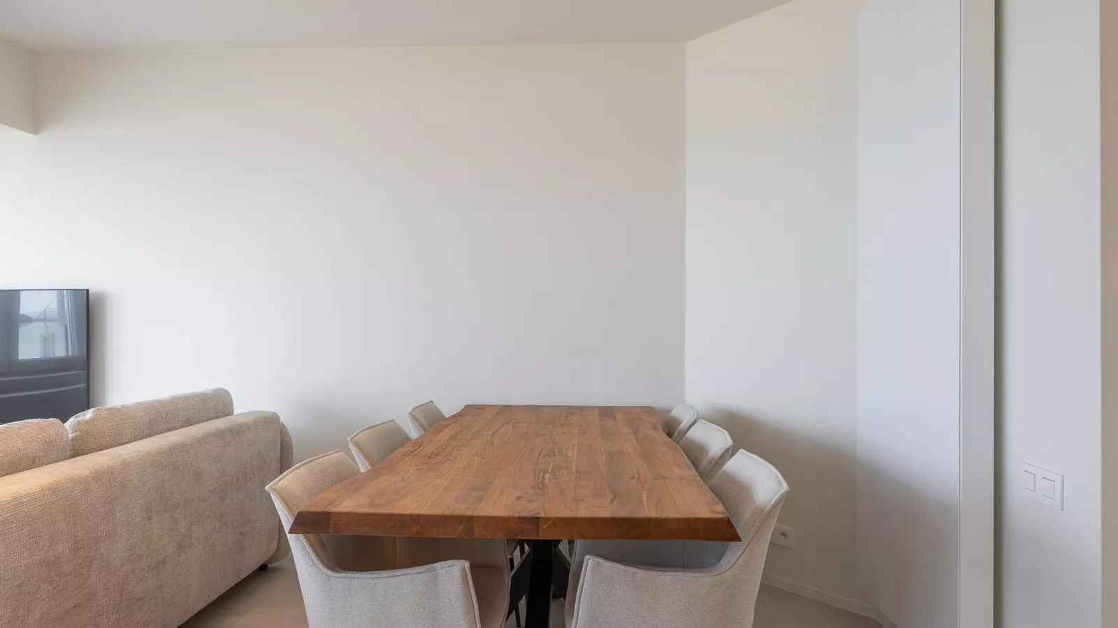 Bel Air - 0201  box 15 - Living room