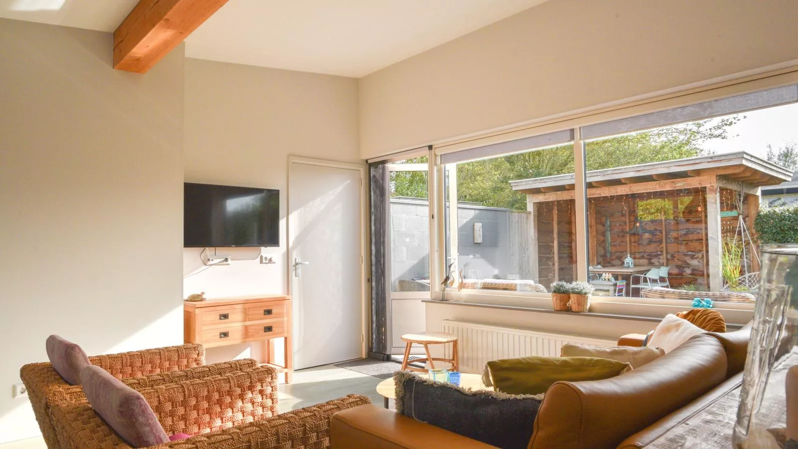 Beach House Banjaard - Living room