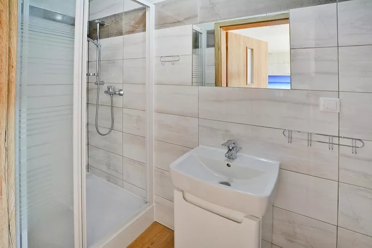 Domy wakacyjne z basenem letnim dla max 6 osób Jarosławiec - Bathroom