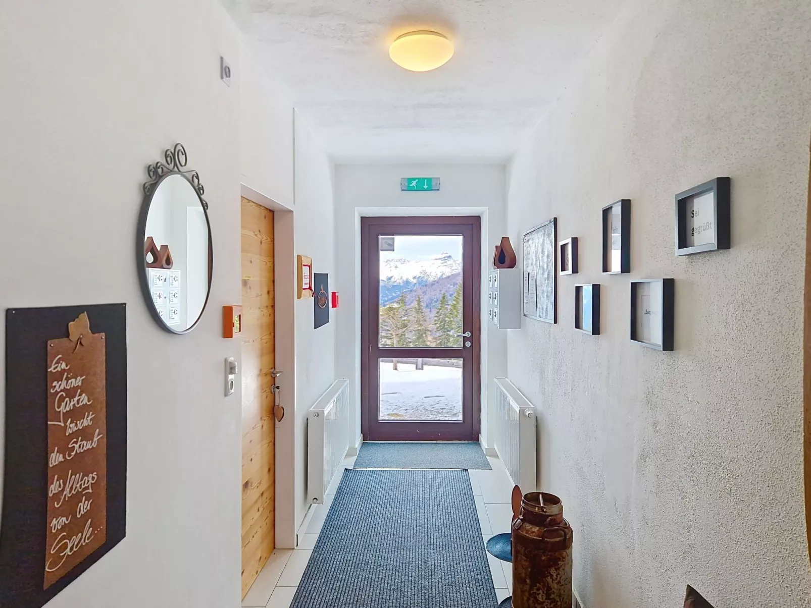 Naviser Hütte - Inside