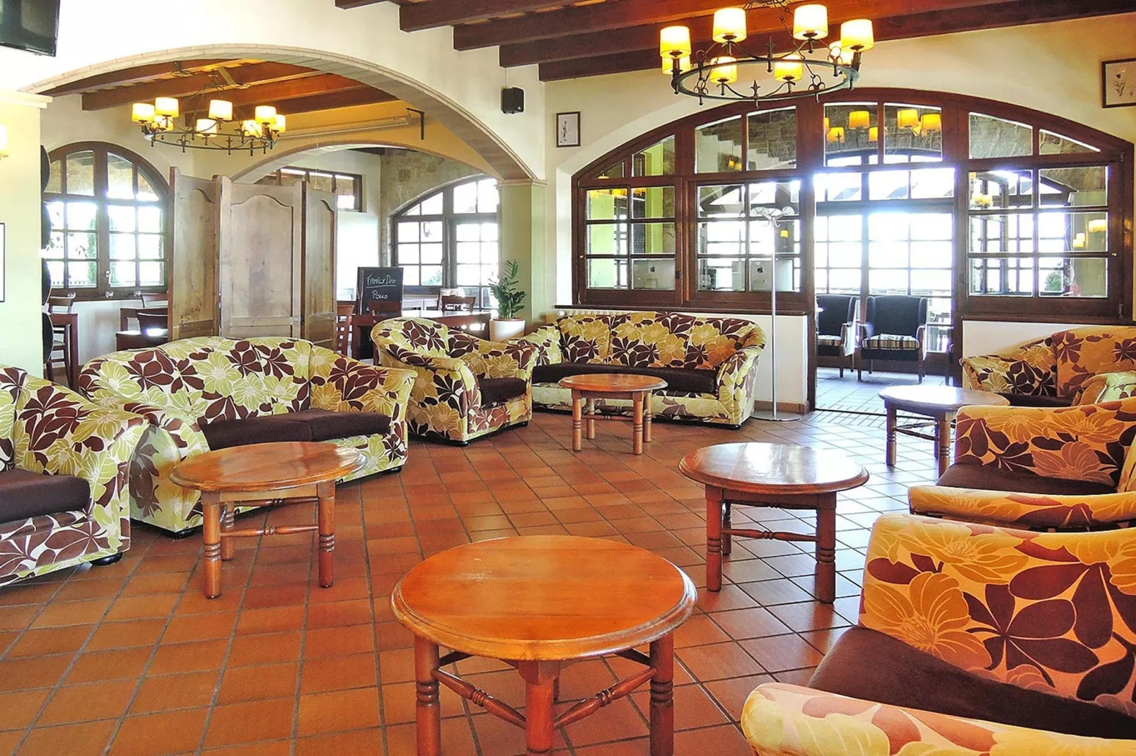 Hapi Mas Nou 3/2/4 - Hall & reception