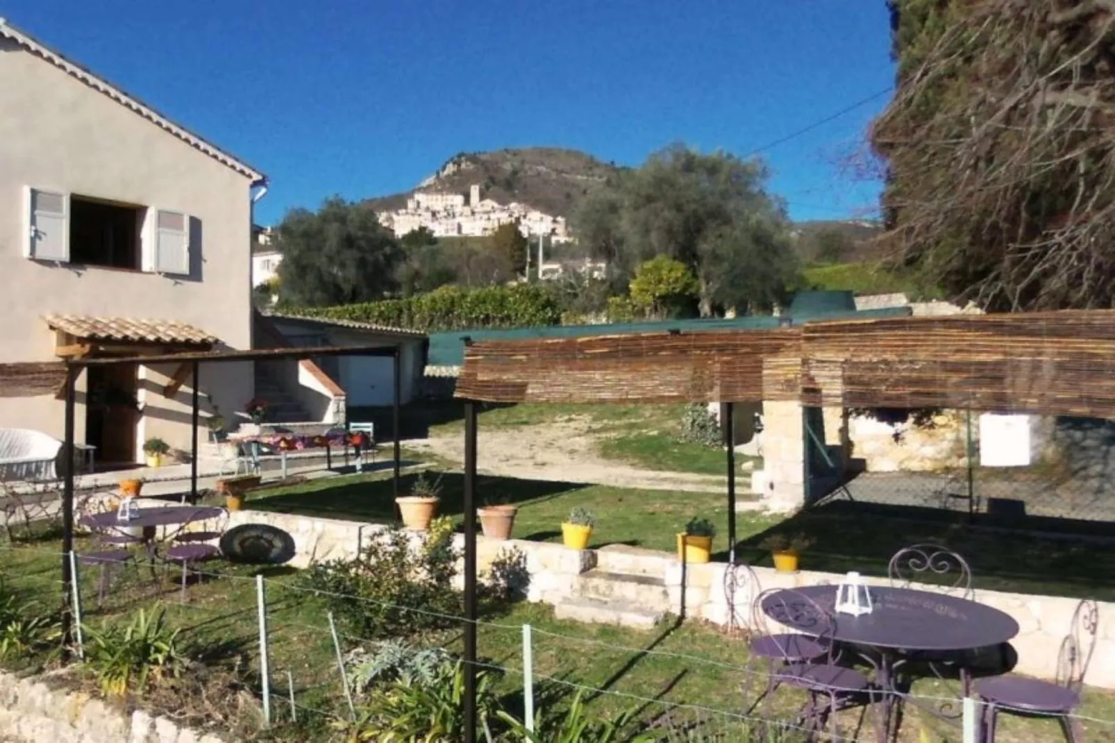 Noelie 1er Etage - Jardins en été