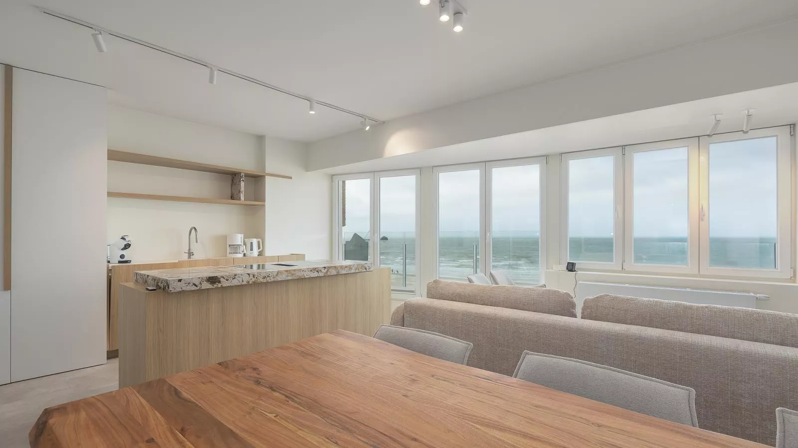 Bel Air - 0201  box 15 - Living room