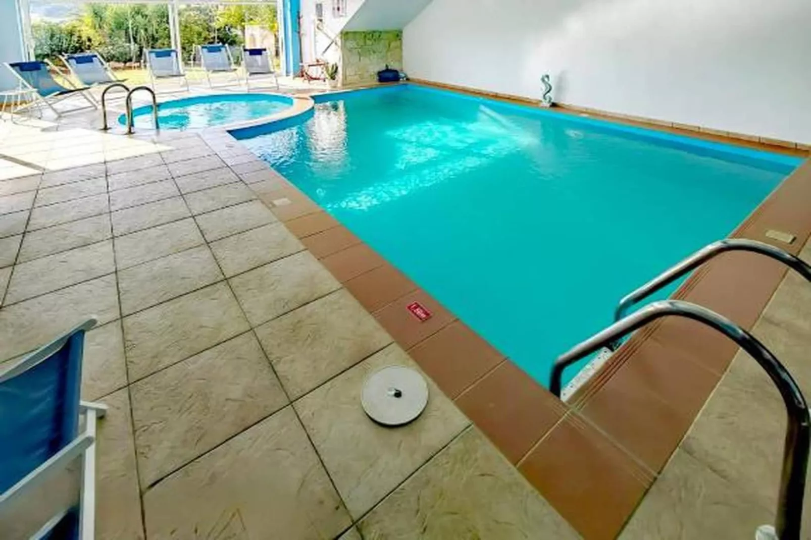 WhiteBlue Spa Villa - Swimming pool