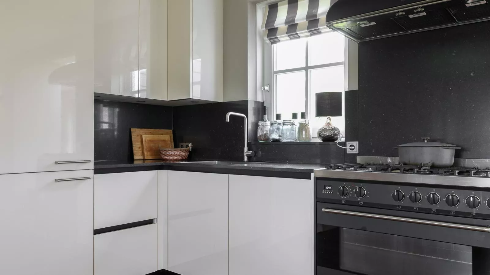 Zeeuwse Polderlodge - Kitchen