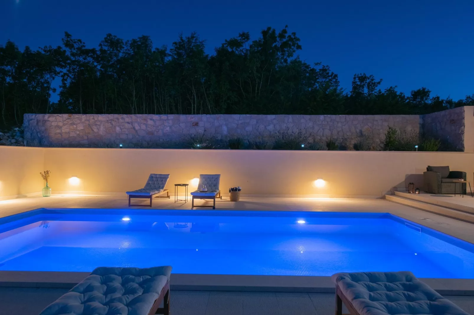 Serenity Retreat Villa - Swimming pool