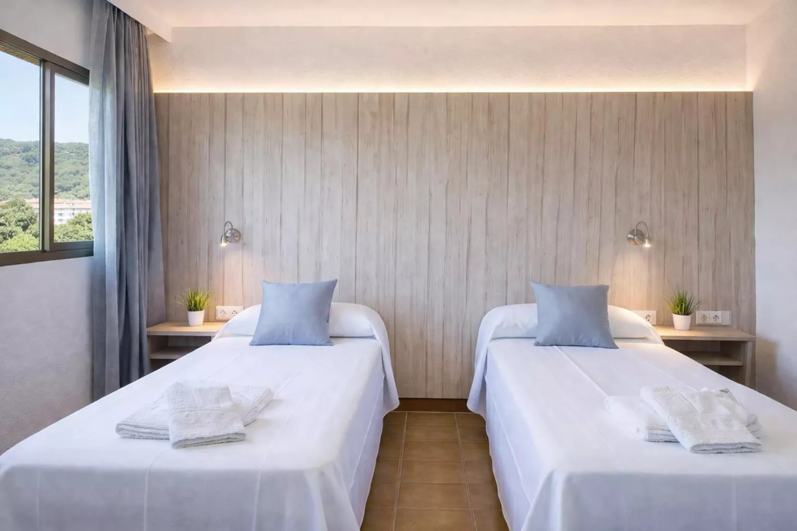 Tossa Apartment 4/2/4 - Bedroom