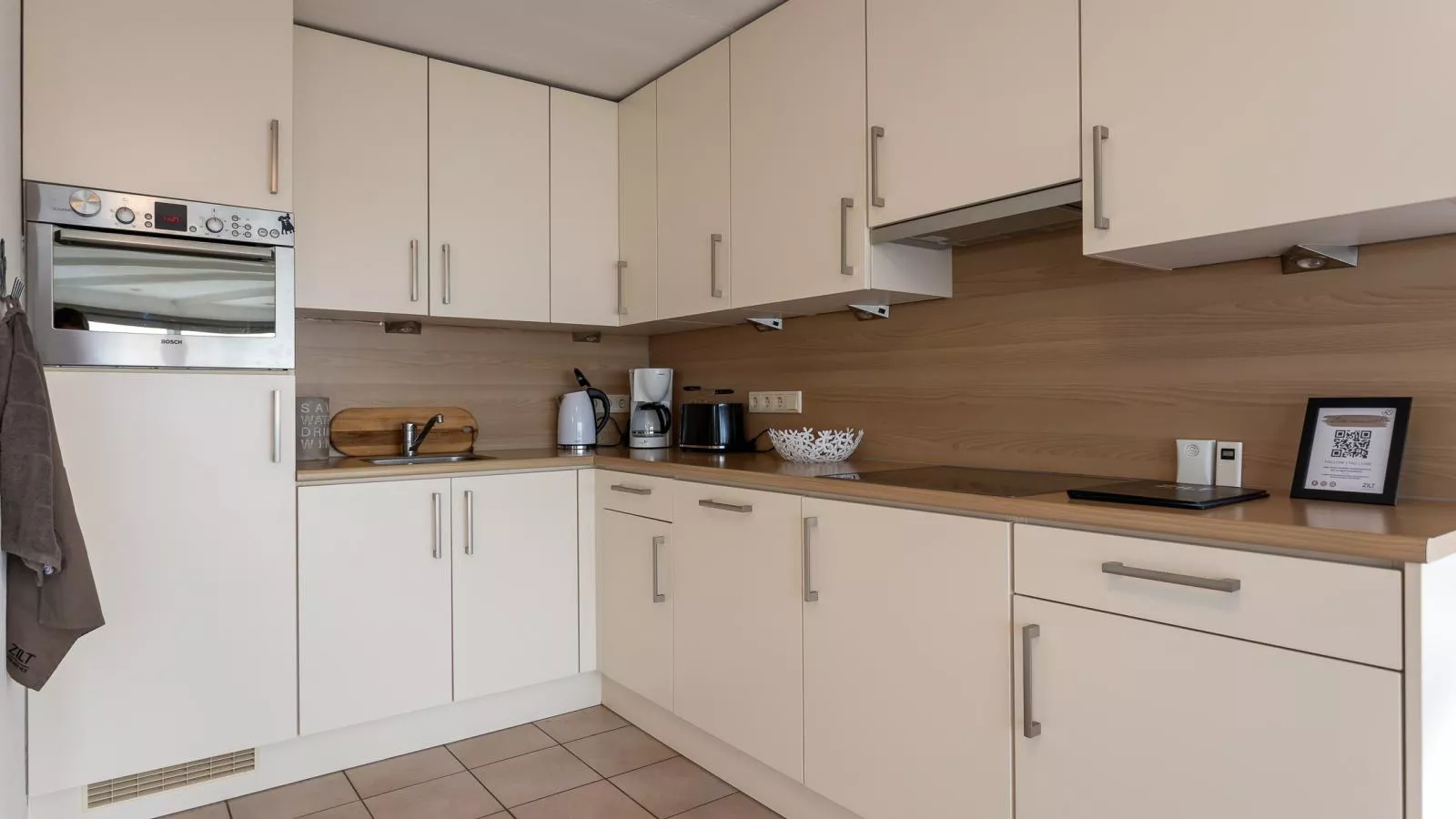 Veerse Meer Natuurvilla - Kitchen