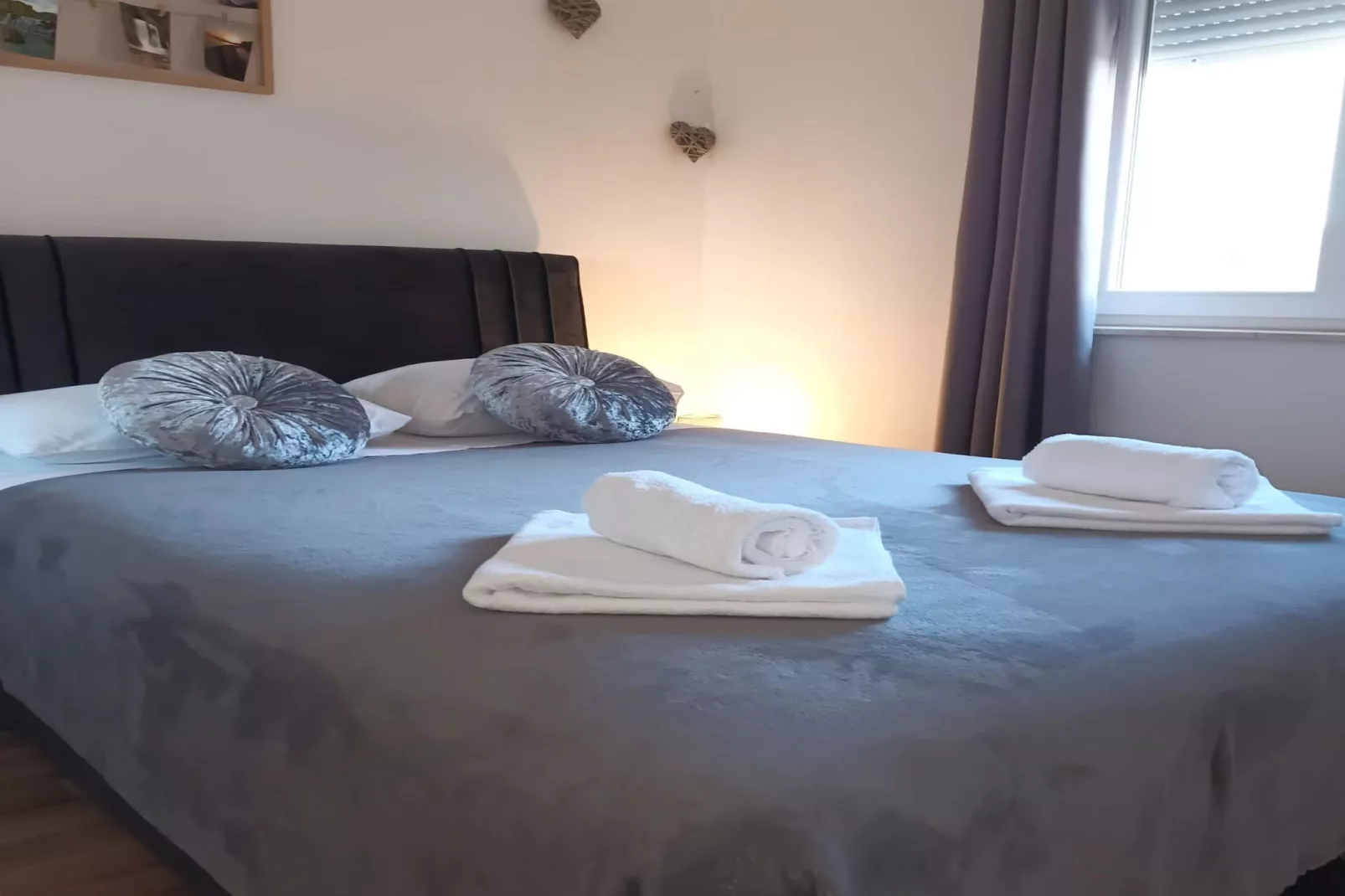 Holiday Home Gabi - Three Bedroom Holiday Home with Terrace and Swimming pool - Schlafzimmer