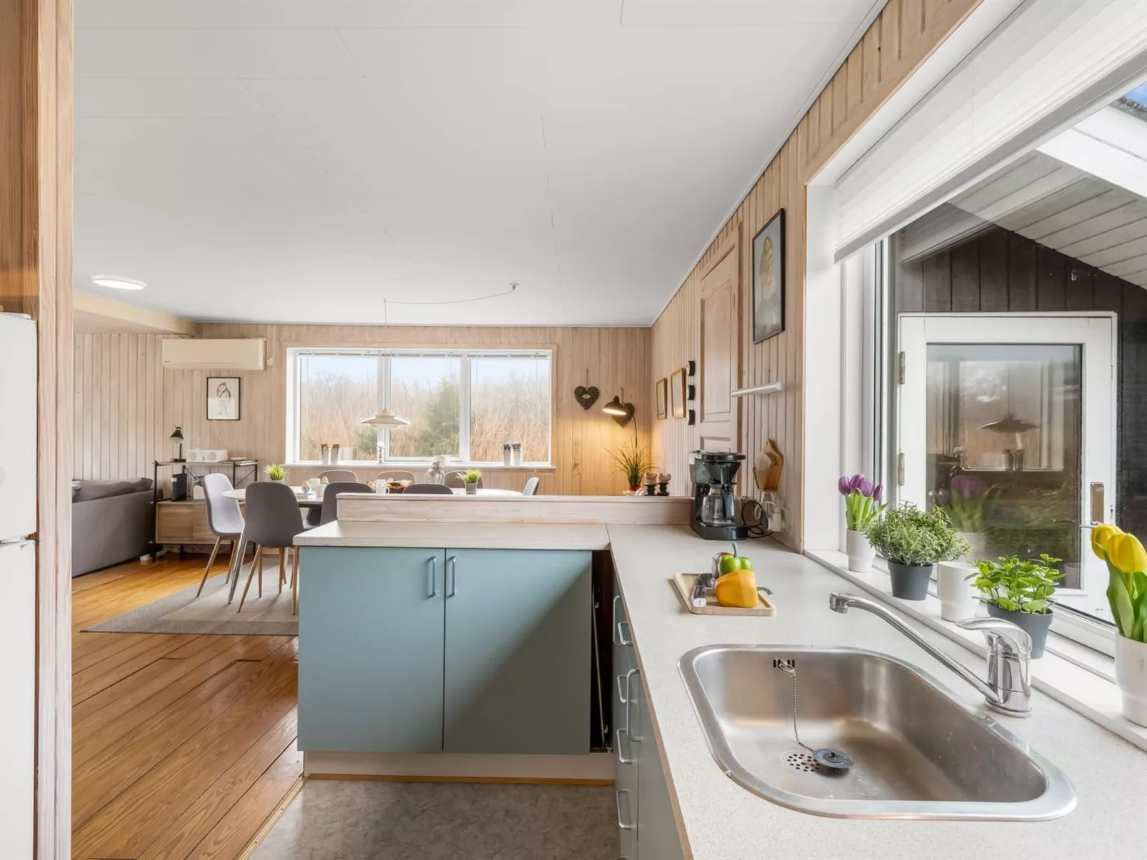 "Eloise" - 400m from the sea - Inside