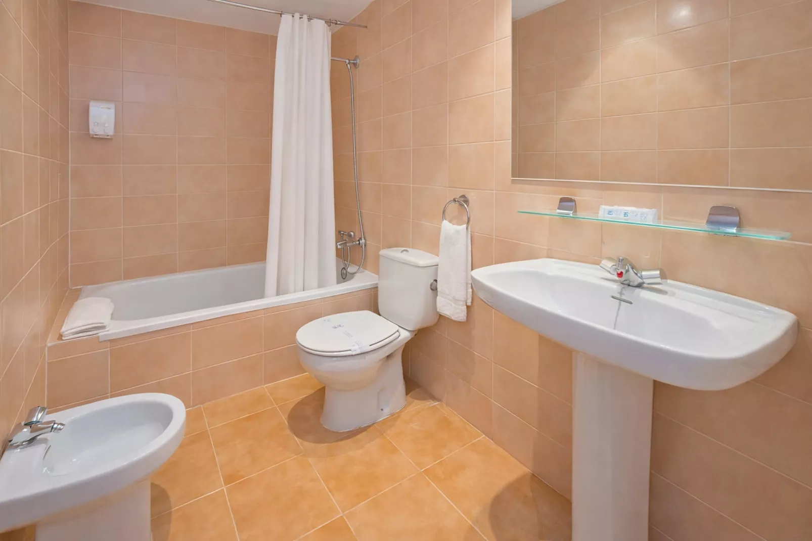 Tossa Apartment 3/2/4 - Bathroom