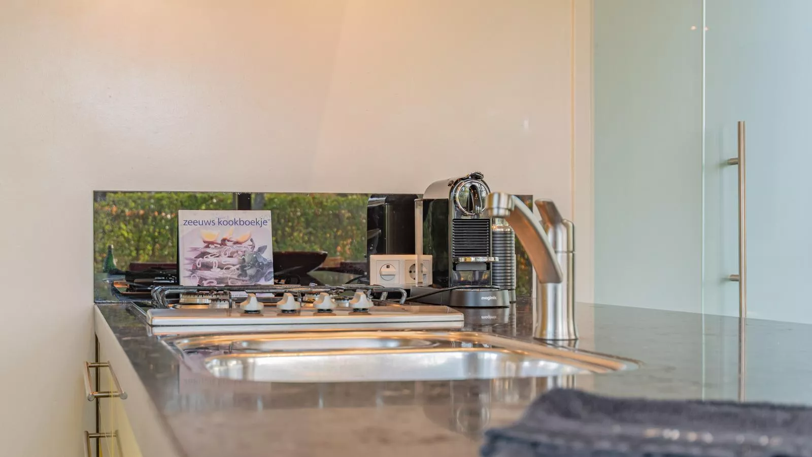 Zwaluw aan Zee - Kitchen