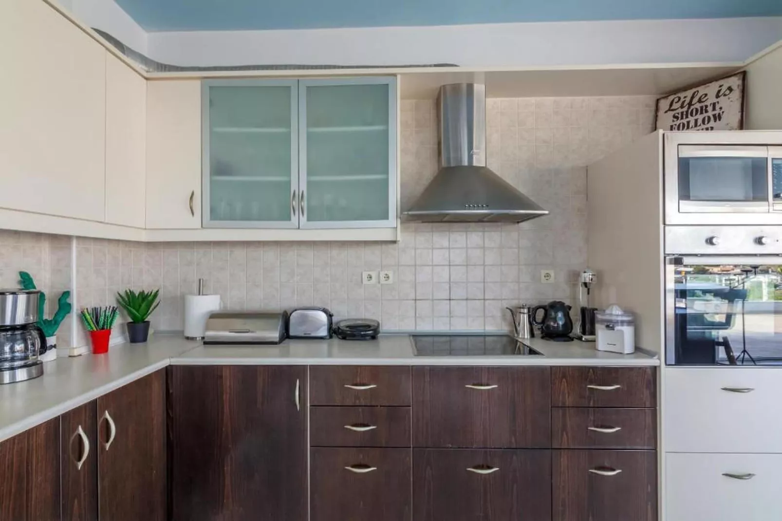 WhiteBlue Spa Villa - Kitchen