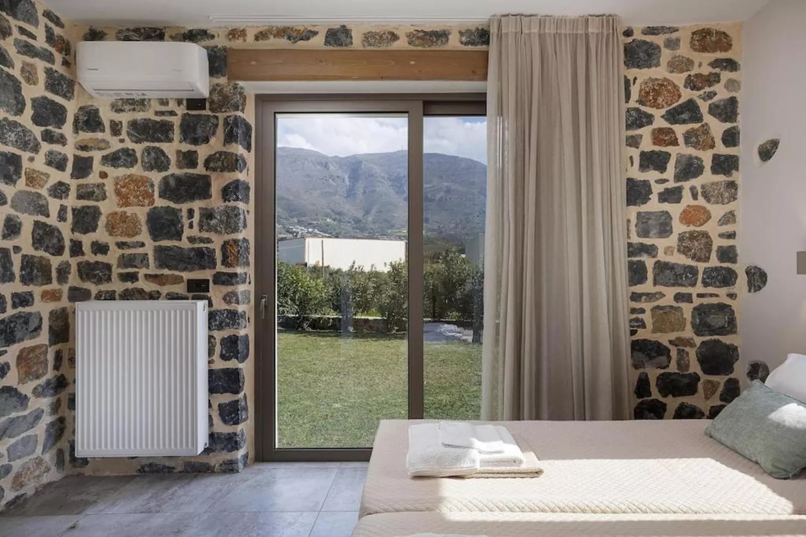 Kozilis Villas - Bedroom