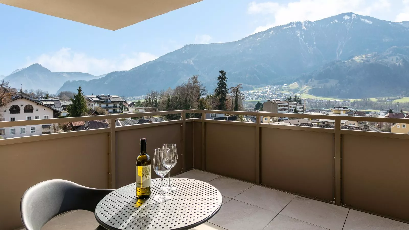City Apartments Jenbach Top 16 - View in winter