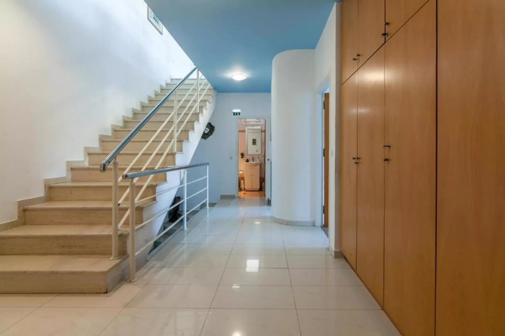 WhiteBlue Spa Villa - Landing