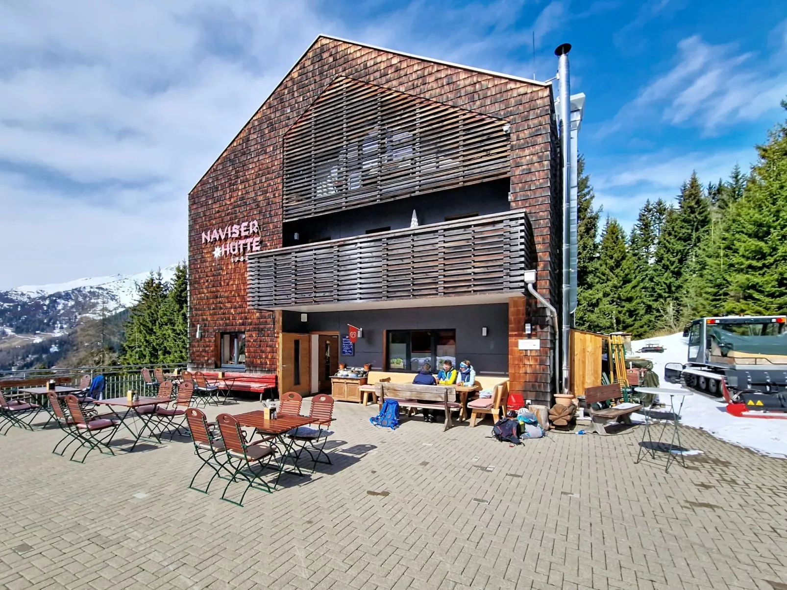 Naviser Hütte - Inside