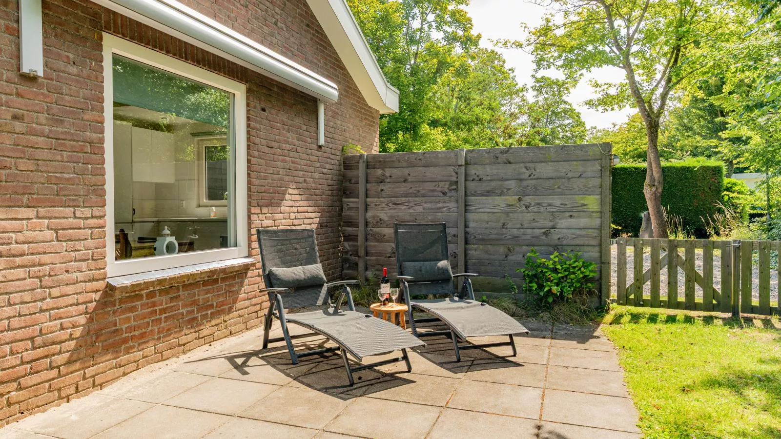 Zilte Duinvilla - Gardens in summer