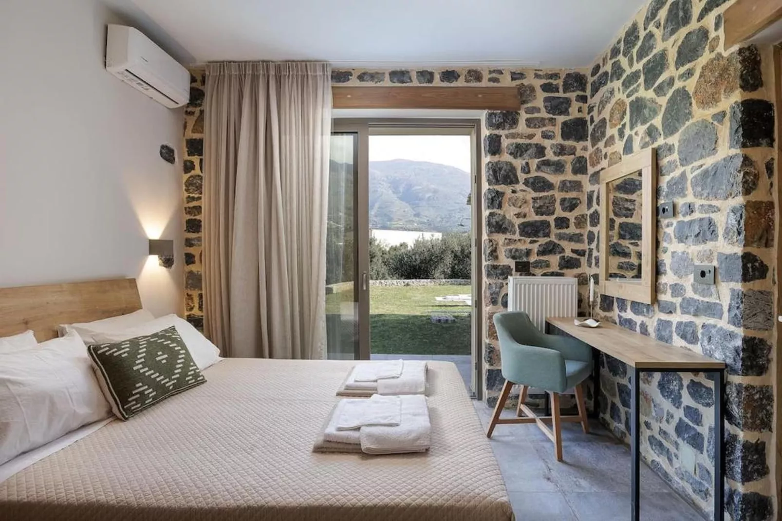 Kozilis Villas - Bedroom