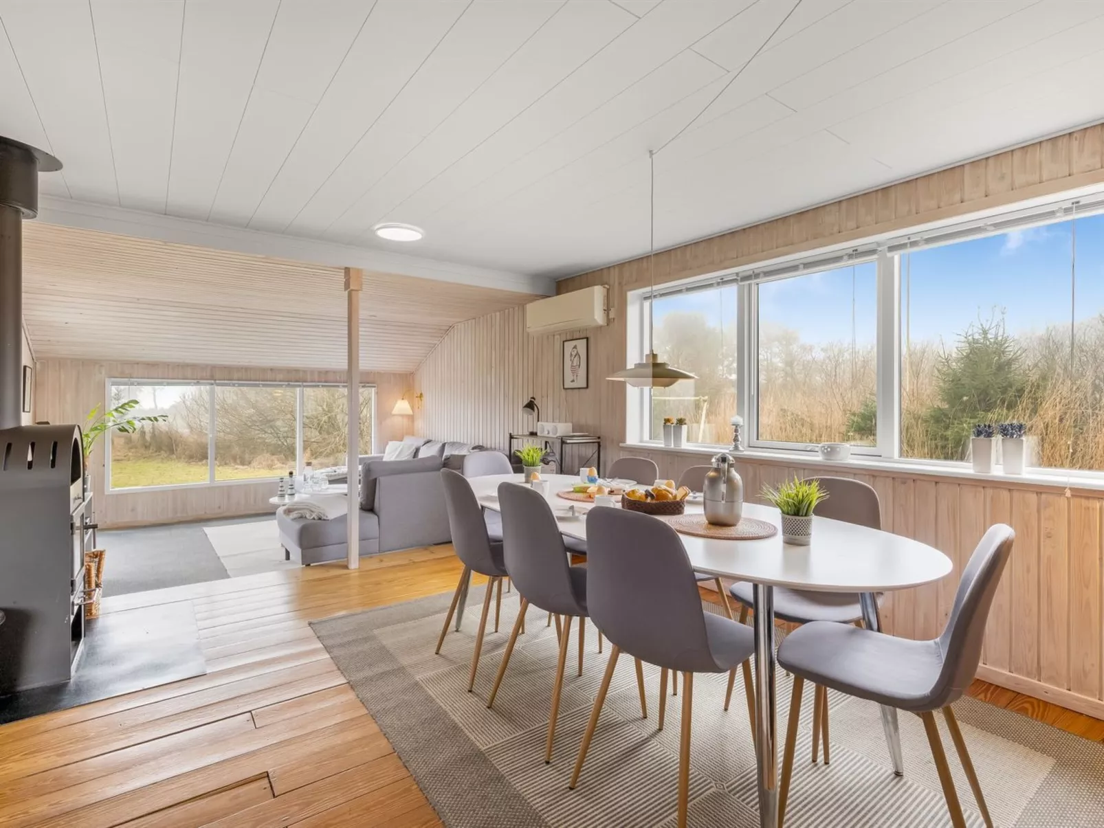 "Eloise" - 400m from the sea - Inside