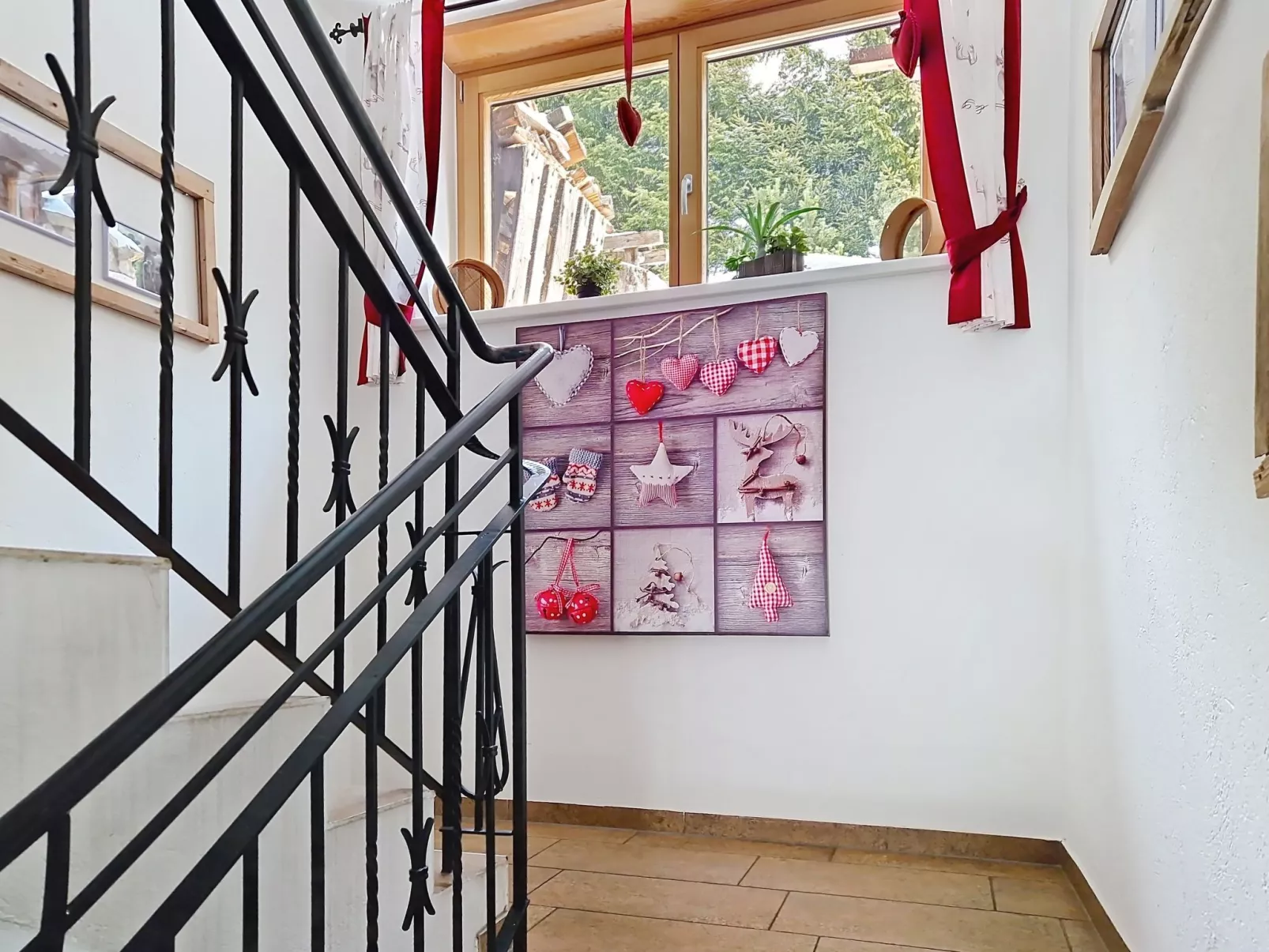 Naviser Hütte - Inside